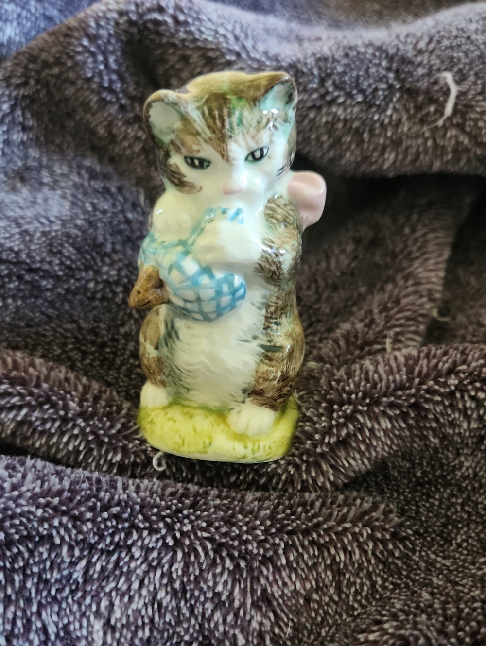 Miss Moppet - Cat Figurine - Peter Rabbit - Royal Albert